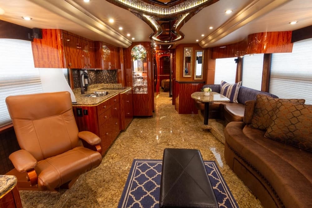 2014 Prevost Millennium H3-45 Motorhome - Image 40