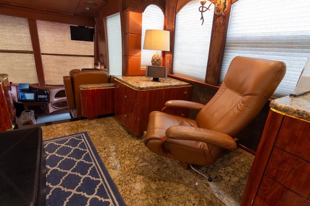 2014 Prevost Millennium H3-45 Motorhome - Image 41
