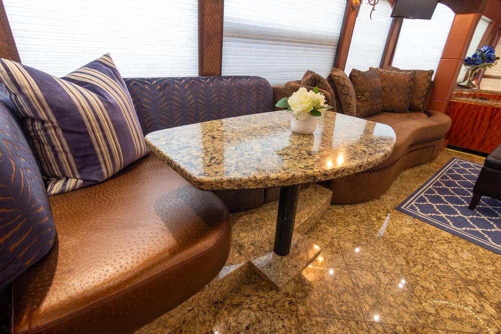 2014 Prevost Millennium H3-45 Motorhome - Image 46