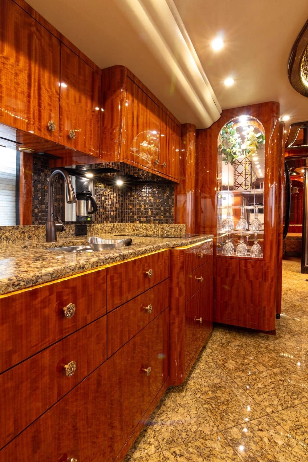 2014 Prevost Millennium H3-45 Motorhome - Image 49