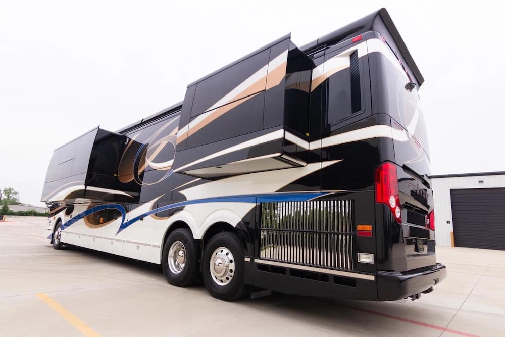 2014 Prevost Millennium H3-45 Motorhome - Image 6