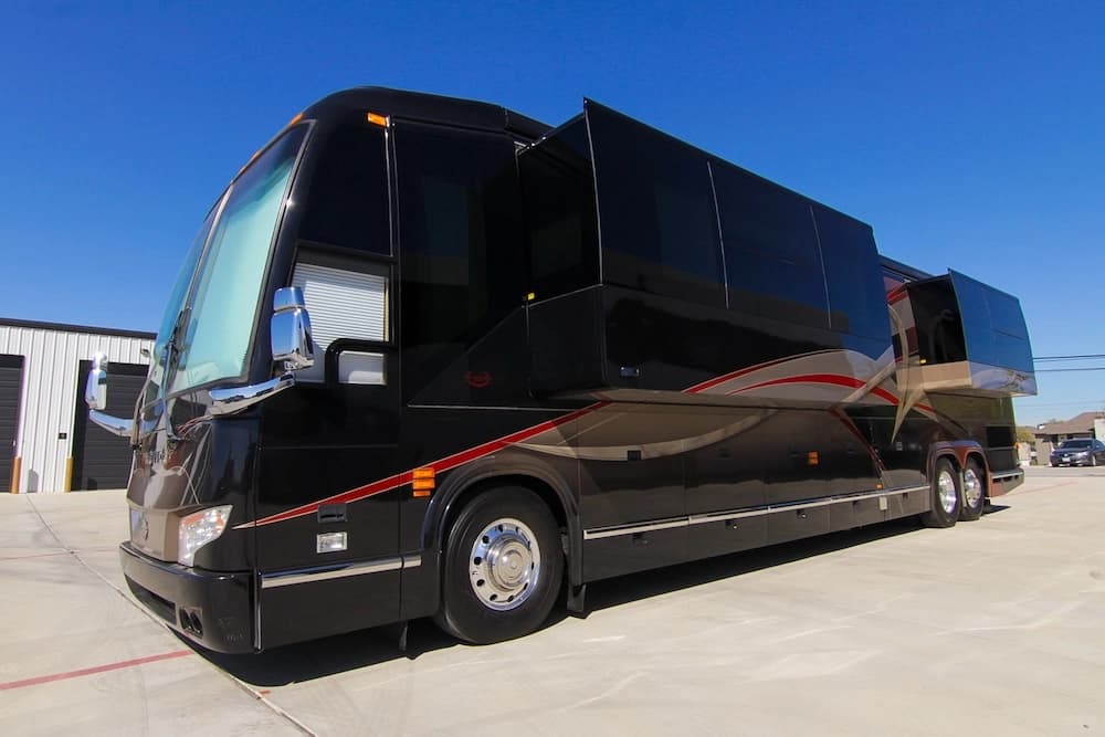 2014 Prevost Marathon H3-45 Motorhome - Image 3
