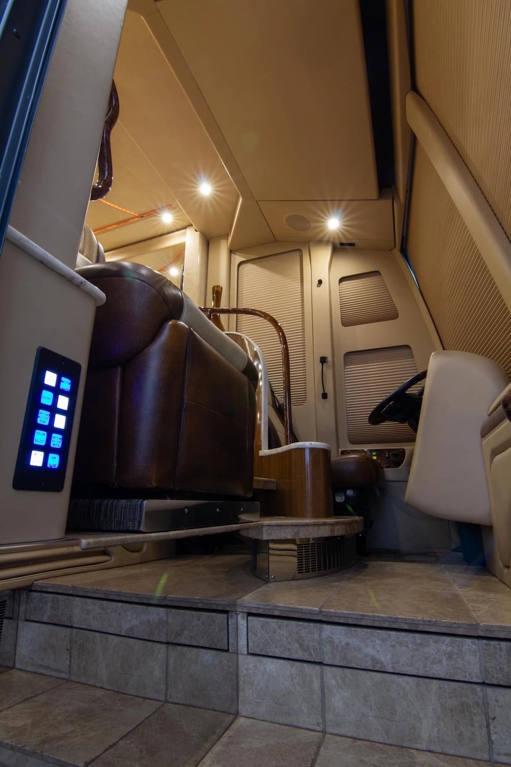 2014 Prevost Marathon H3-45 Motorhome - Image 27