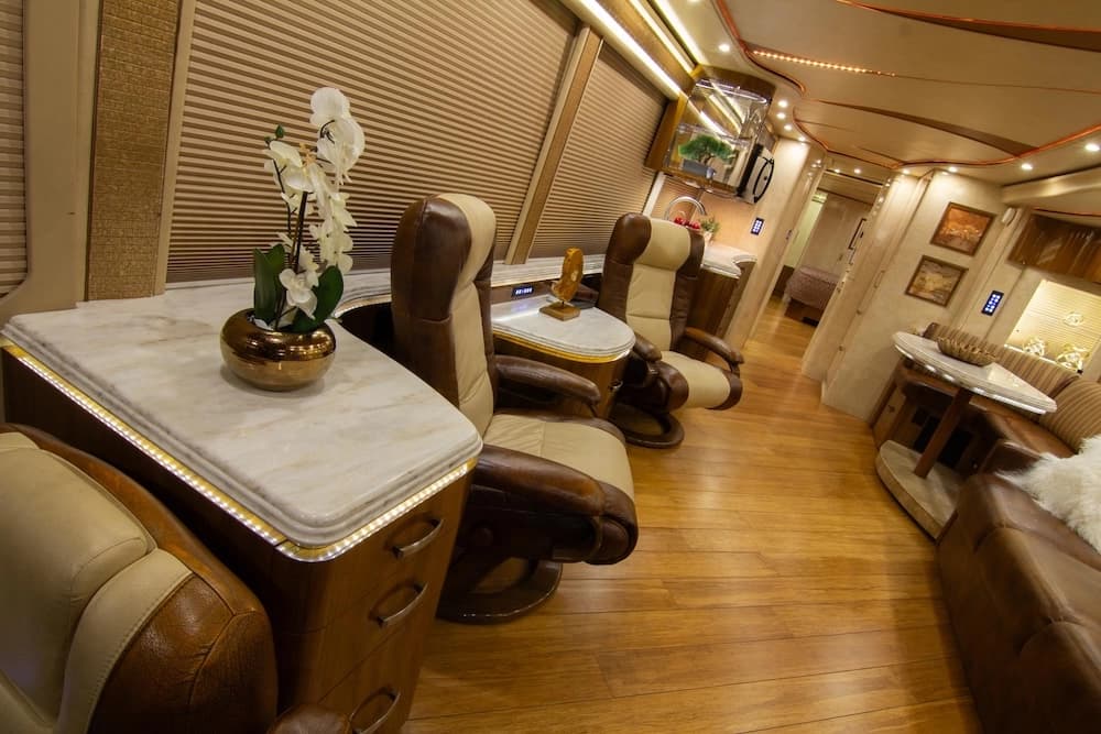 2014 Prevost Marathon H3-45 Motorhome - Image 28