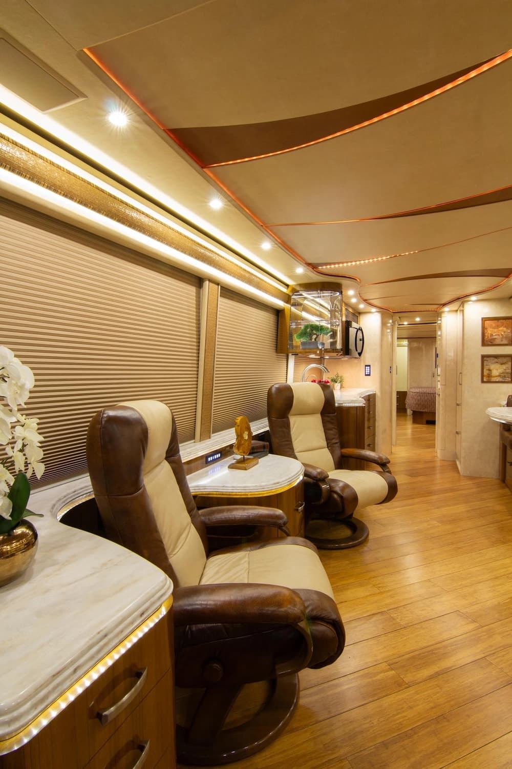2014 Prevost Marathon H3-45 Motorhome - Image 31