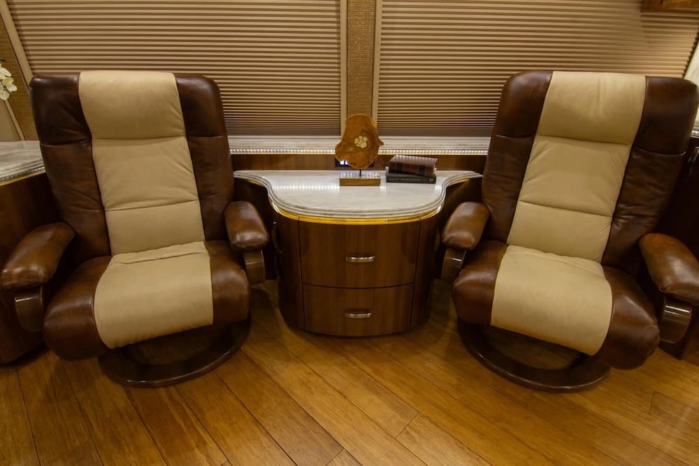 2014 Prevost Marathon H3-45 Motorhome - Image 36