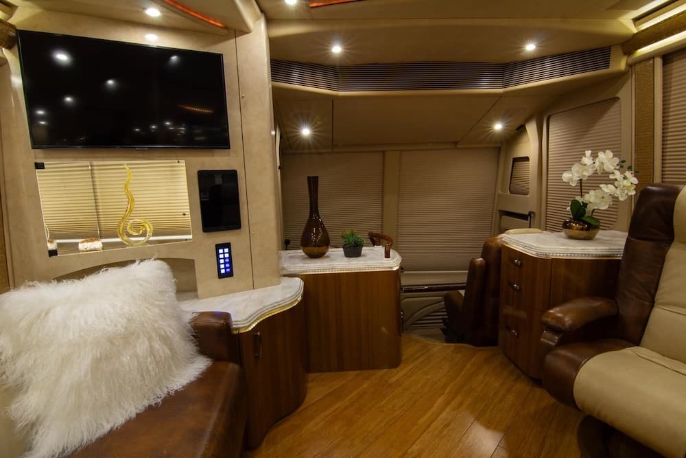 2014 Prevost Marathon H3-45 Motorhome - Image 37