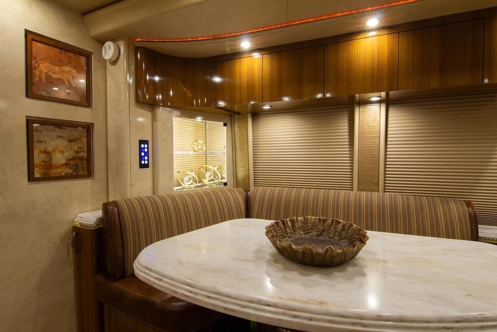 2014 Prevost Marathon H3-45 Motorhome - Image 39