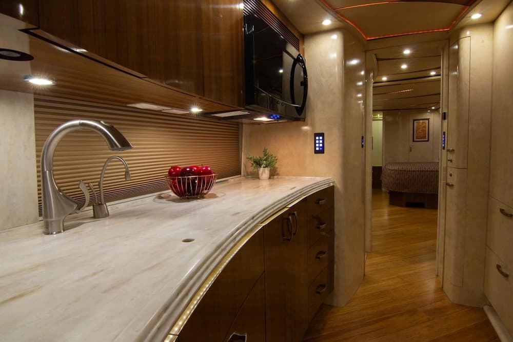 2014 Prevost Marathon H3-45 Motorhome - Image 40