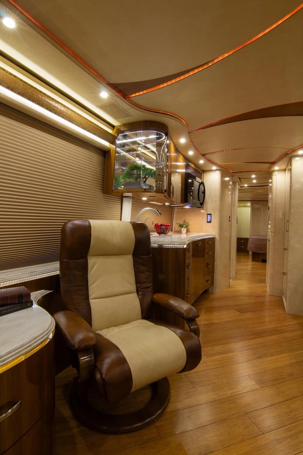 2014 Prevost Marathon H3-45 Motorhome - Image 42
