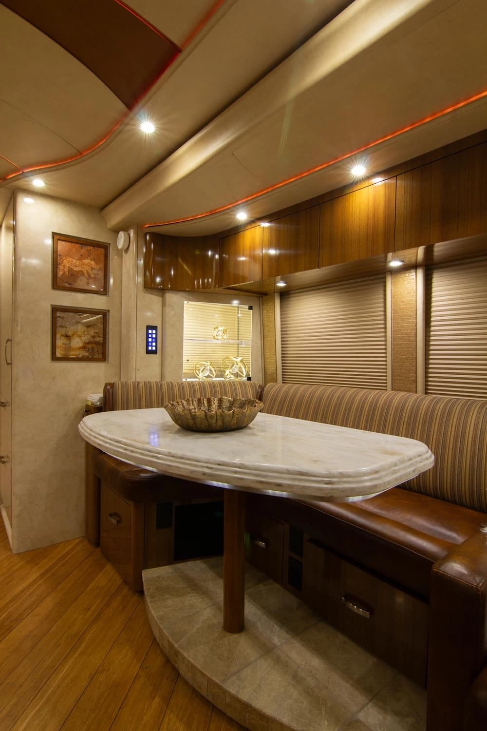 2014 Prevost Marathon H3-45 Motorhome - Image 43
