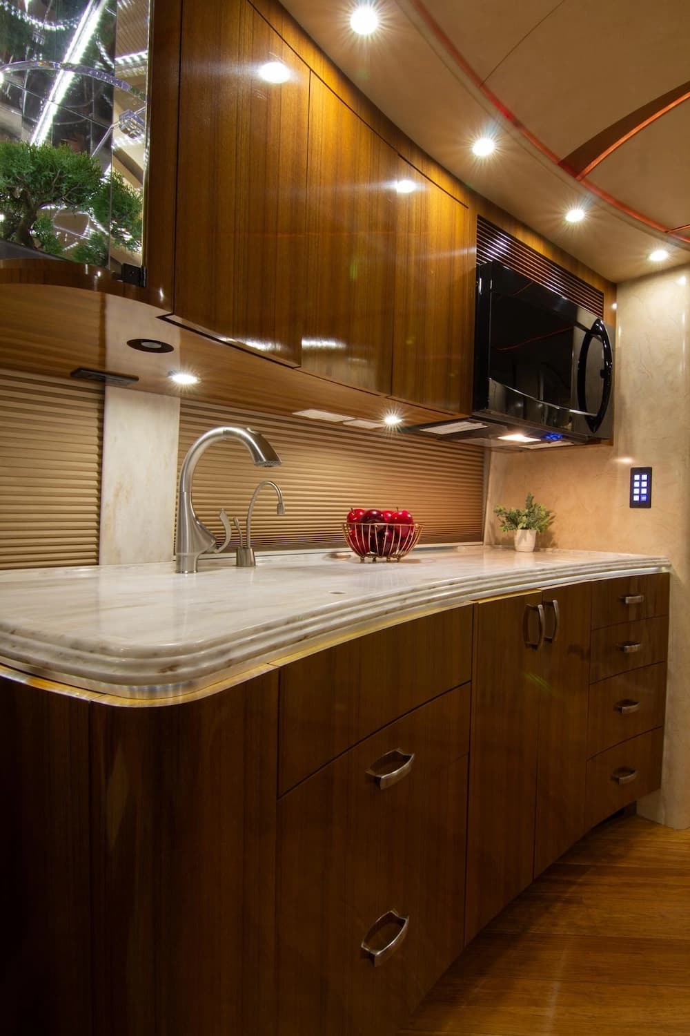 2014 Prevost Marathon H3-45 Motorhome - Image 44