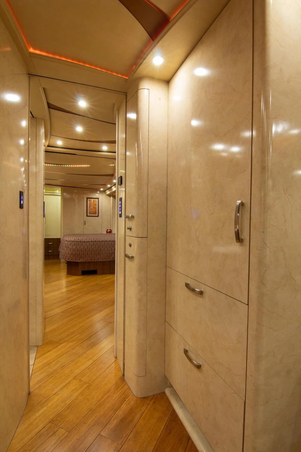 2014 Prevost Marathon H3-45 Motorhome - Image 46