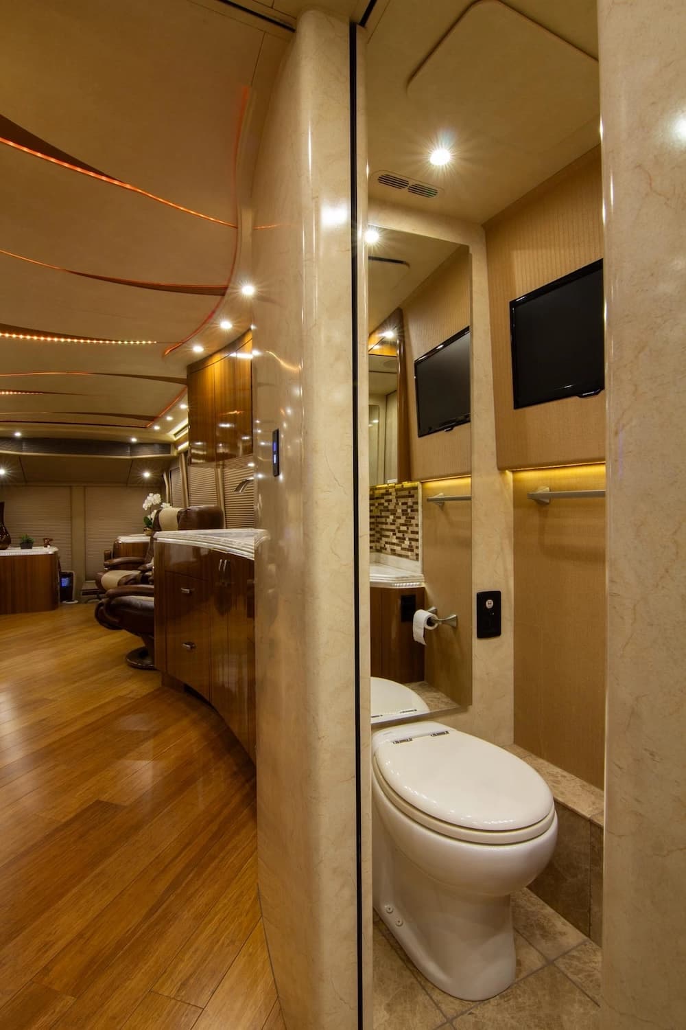 2014 Prevost Marathon H3-45 Motorhome - Image 49