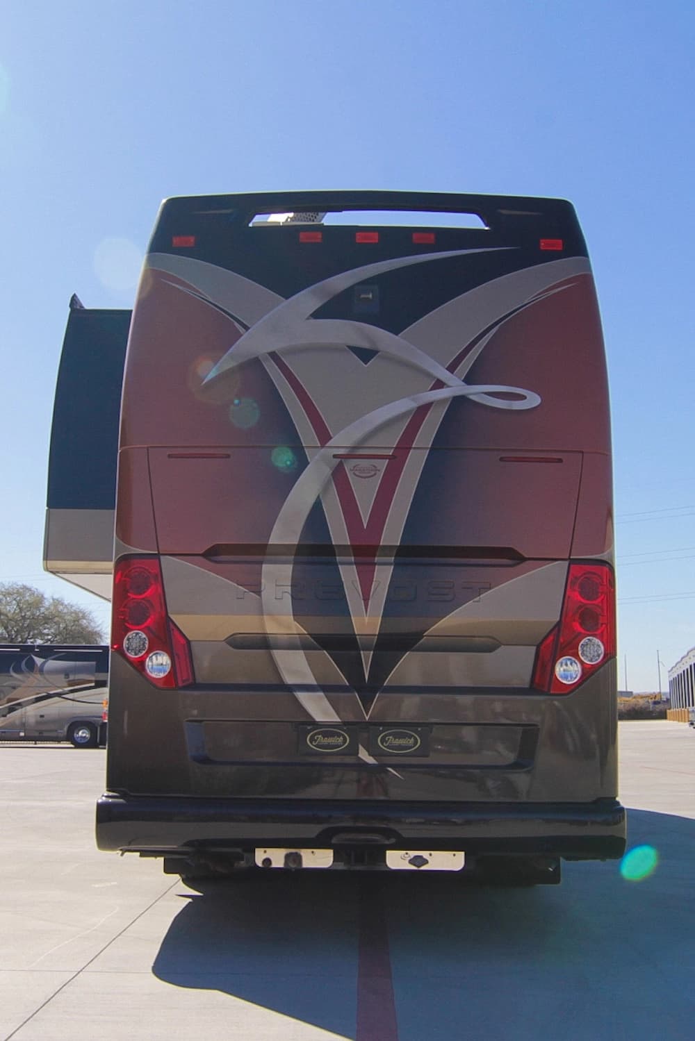 2014 Prevost Marathon H3-45 Motorhome - Image 8