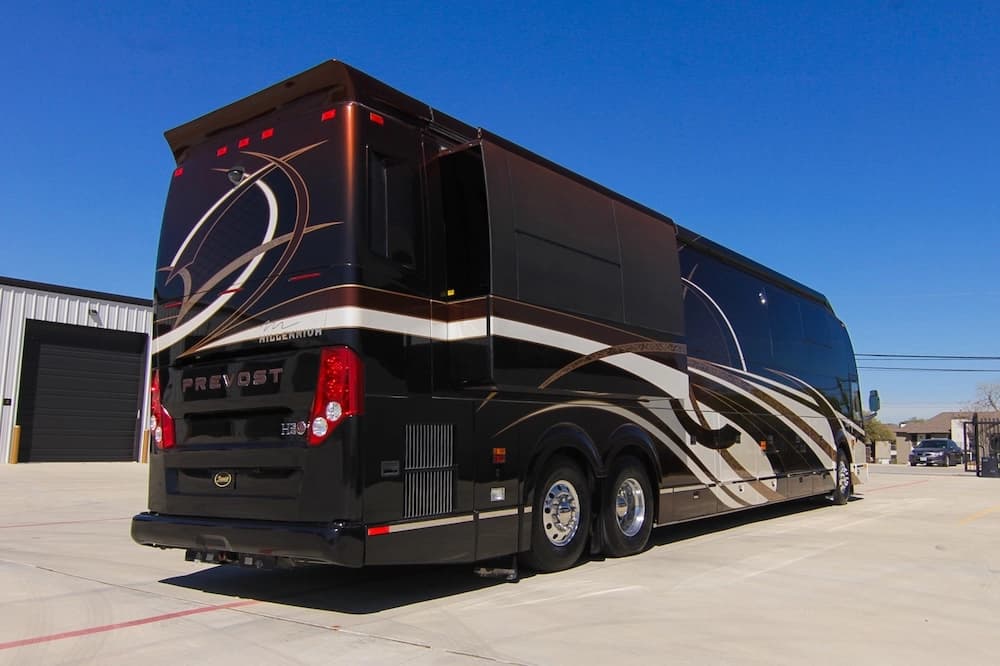2013 Prevost Millennium H3-45 Motorhome - Image 3
