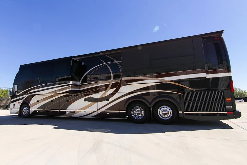 2013 Prevost Millennium H3-45 Motorhome - Image 11