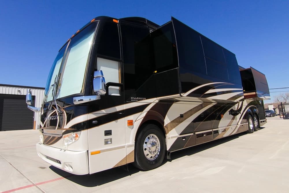 2013 Prevost Millennium H3-45 Motorhome - Image 16
