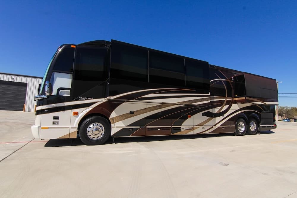 2013 Prevost Millennium H3-45 Motorhome - Image 17