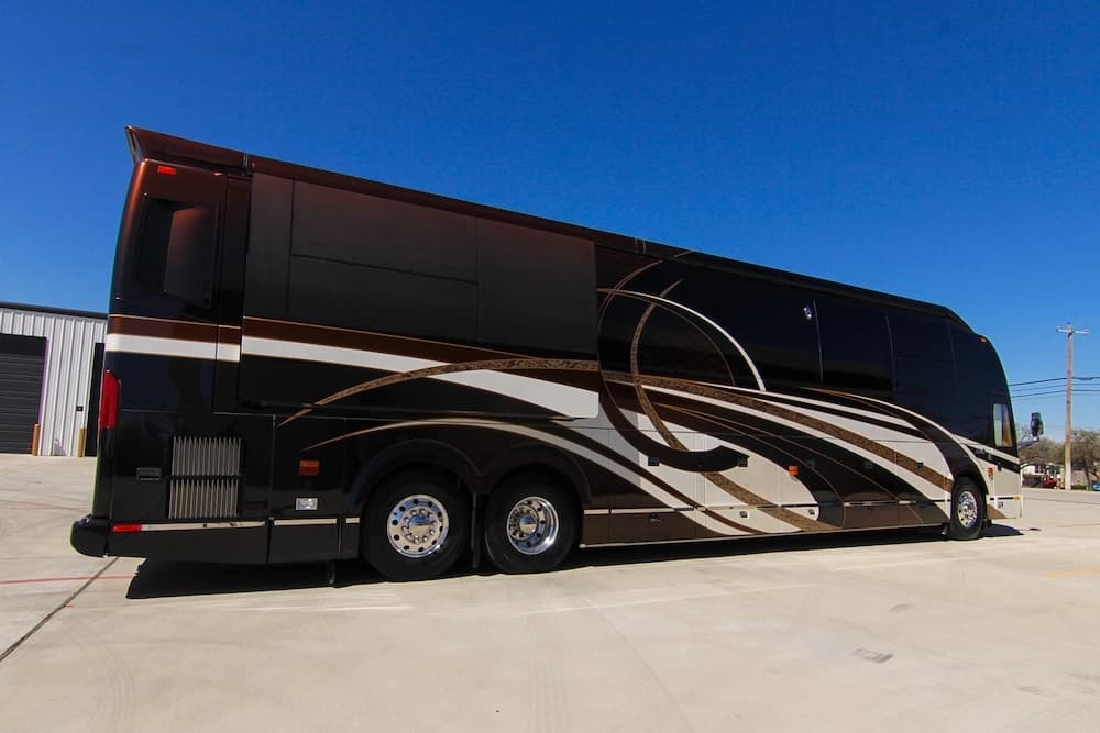 2013 Prevost Millennium H3-45 Motorhome - Image 4