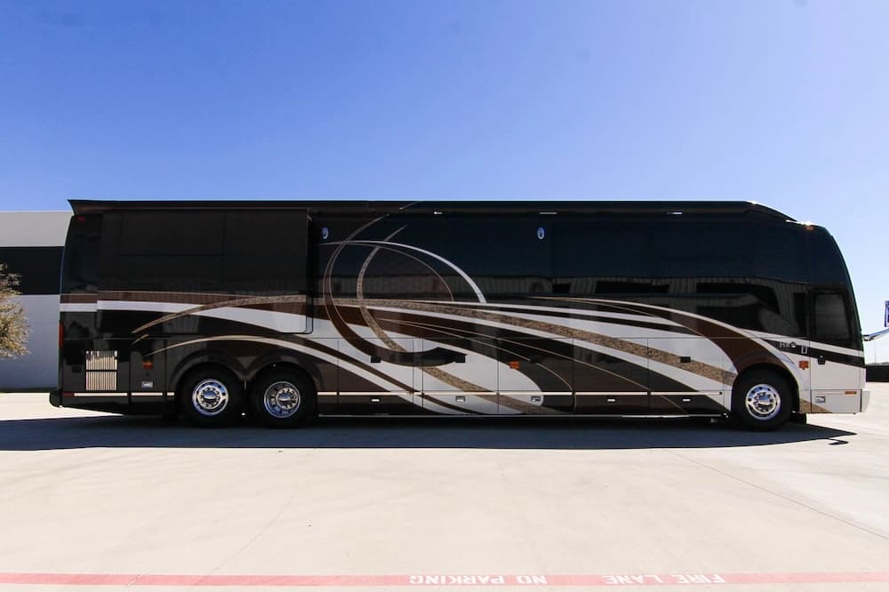 2013 Prevost Millennium H3-45 Motorhome - Image 23