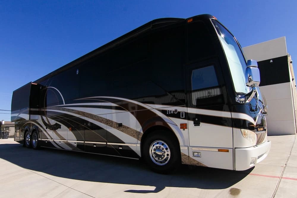 2013 Prevost Millennium H3-45 Motorhome - Image 25