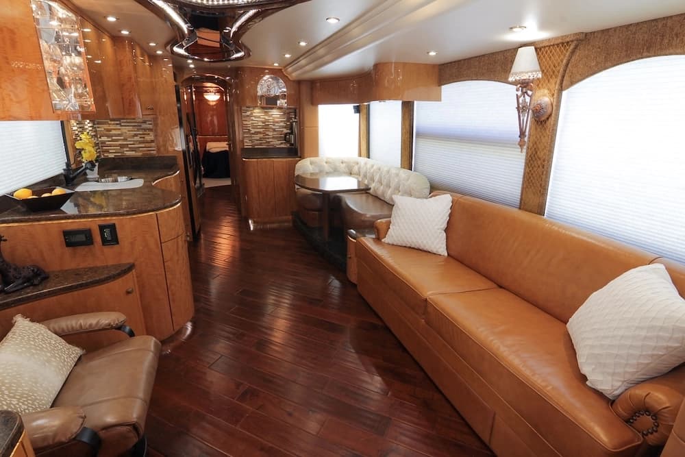 2013 Prevost Millennium H3-45 Motorhome - Image 29