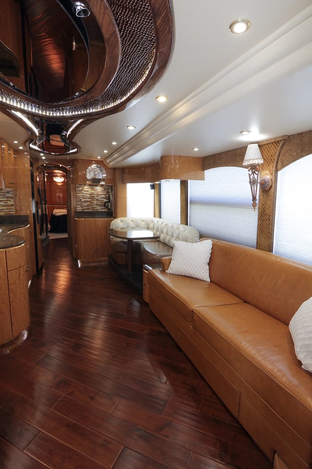 2013 Prevost Millennium H3-45 Motorhome - Image 30
