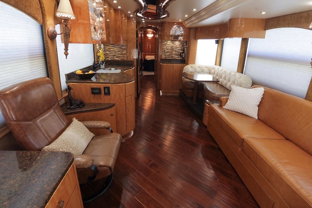 2013 Prevost Millennium H3-45 Motorhome - Image 32