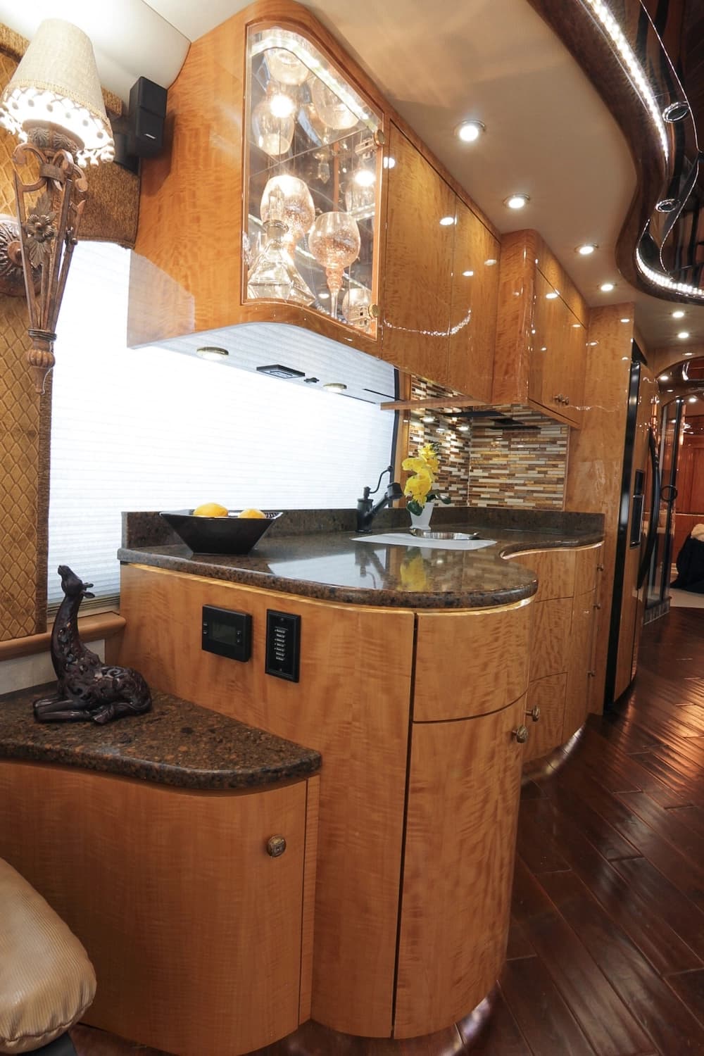 2013 Prevost Millennium H3-45 Motorhome - Image 36