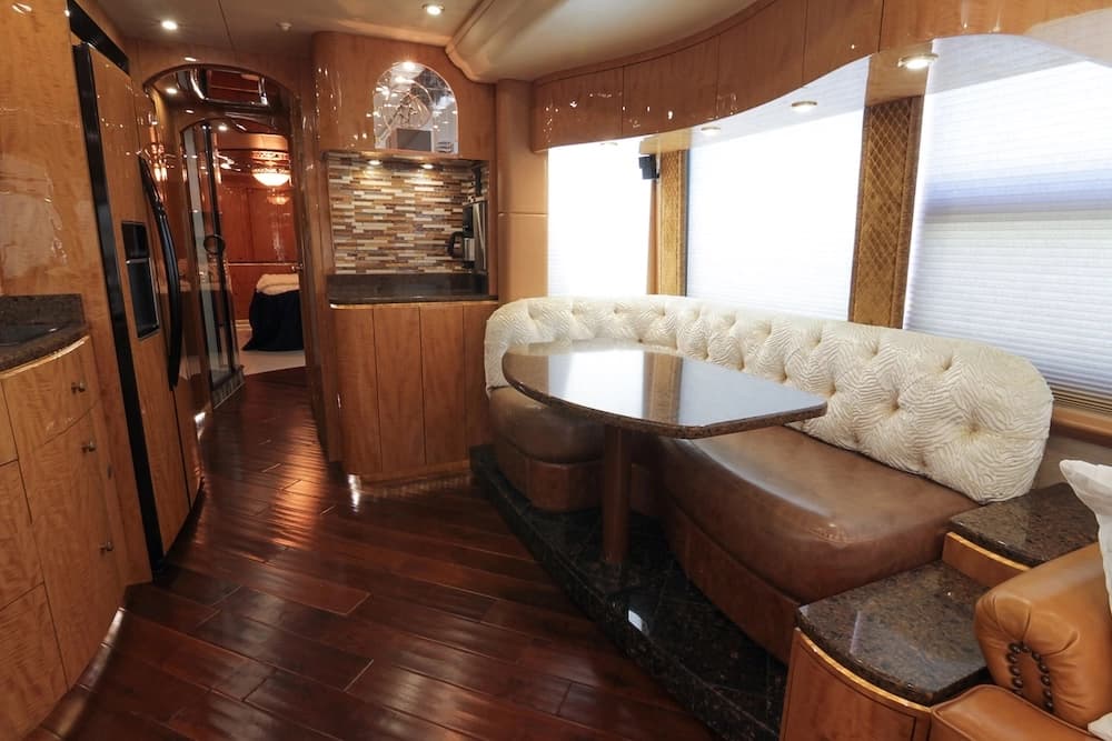 2013 Prevost Millennium H3-45 Motorhome - Image 37