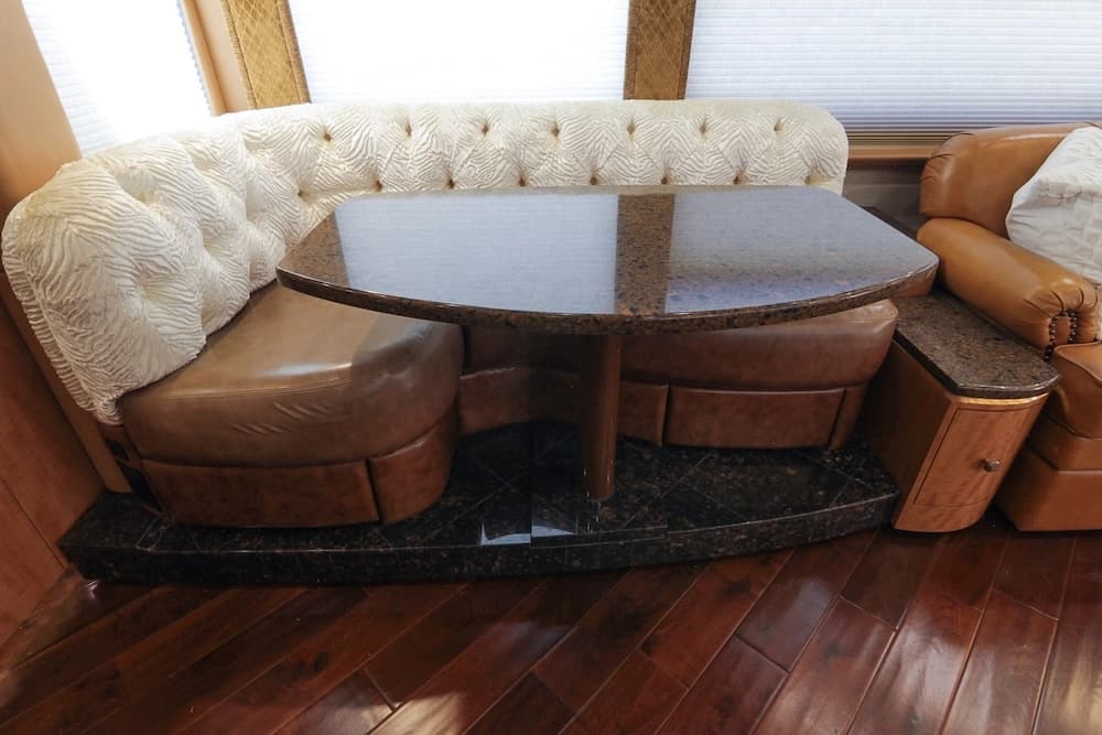 2013 Prevost Millennium H3-45 Motorhome - Image 40
