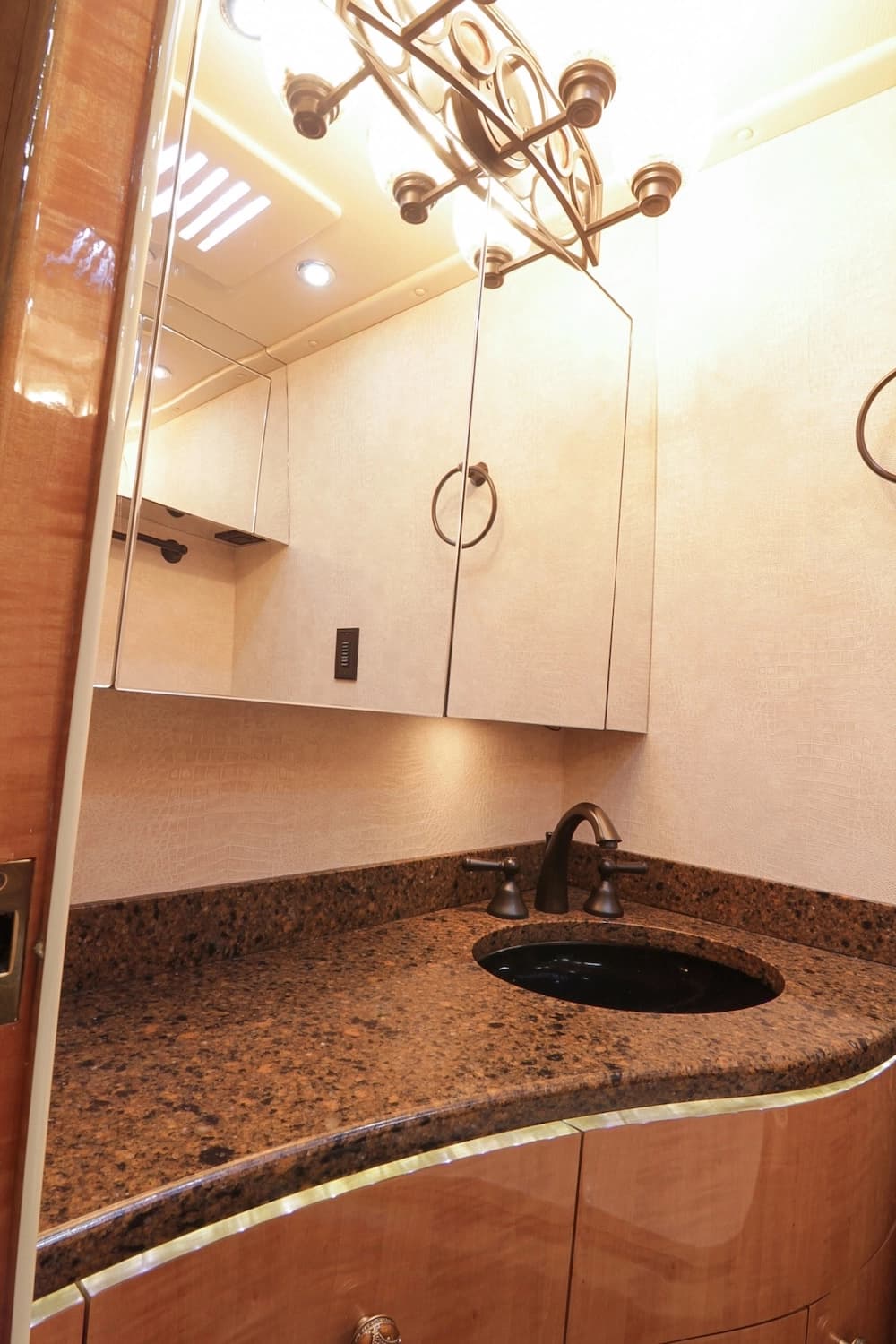 2013 Prevost Millennium H3-45 Motorhome - Image 46