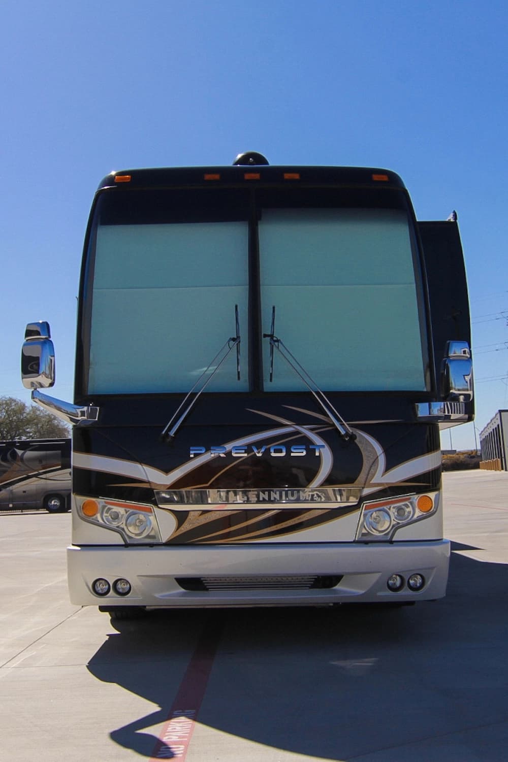 2013 Prevost Millennium H3-45 Motorhome - Image 7