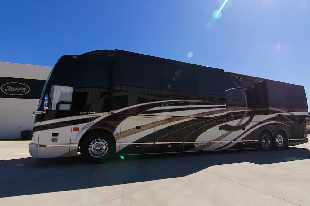 2013 Prevost Millennium H3-45 Motorhome - Image 9