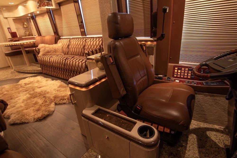 2007 Prevost Marathon XLII Motorhome - Image 31