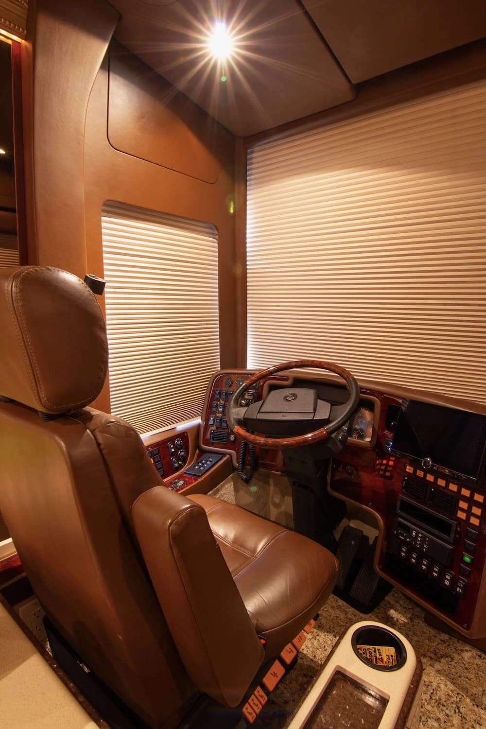 2007 Prevost Marathon XLII Motorhome - Image 35