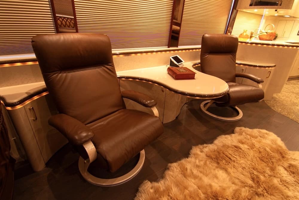 2007 Prevost Marathon XLII Motorhome - Image 37