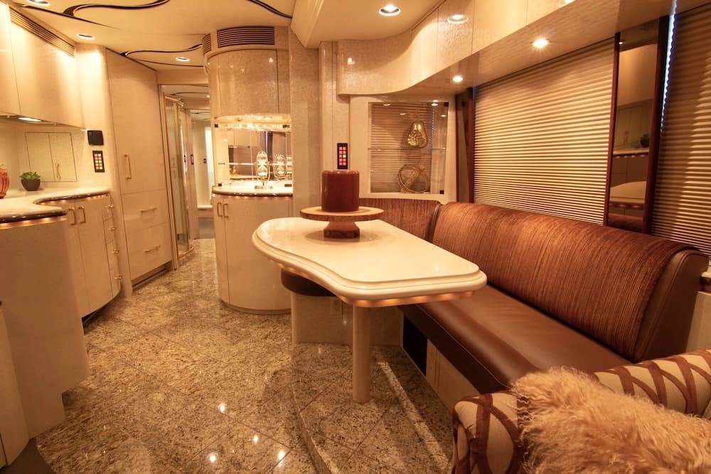 2007 Prevost Marathon XLII Motorhome - Image 39