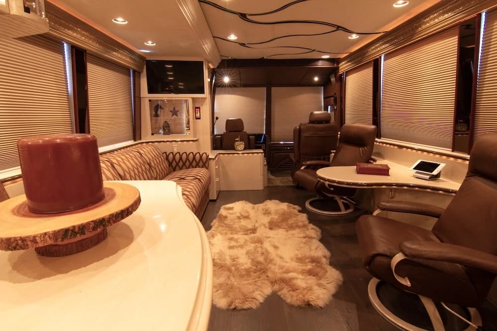2007 Prevost Marathon XLII Motorhome - Image 40