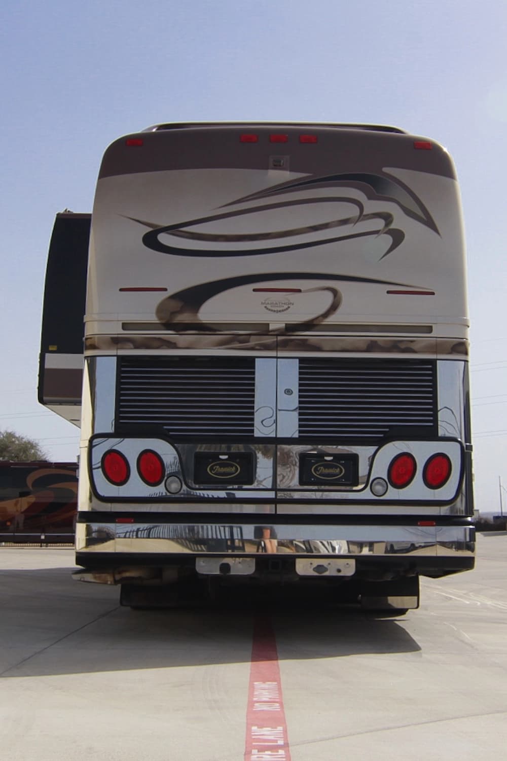 2007 Prevost Marathon XLII Motorhome - Image 9