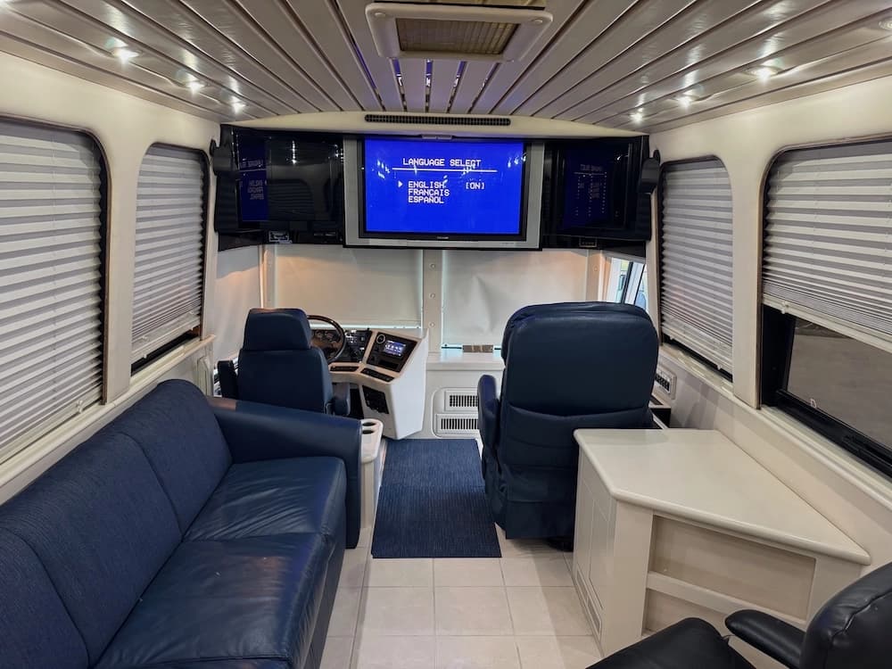 1997 Prevost Vogue XL Motorhome - Image 12