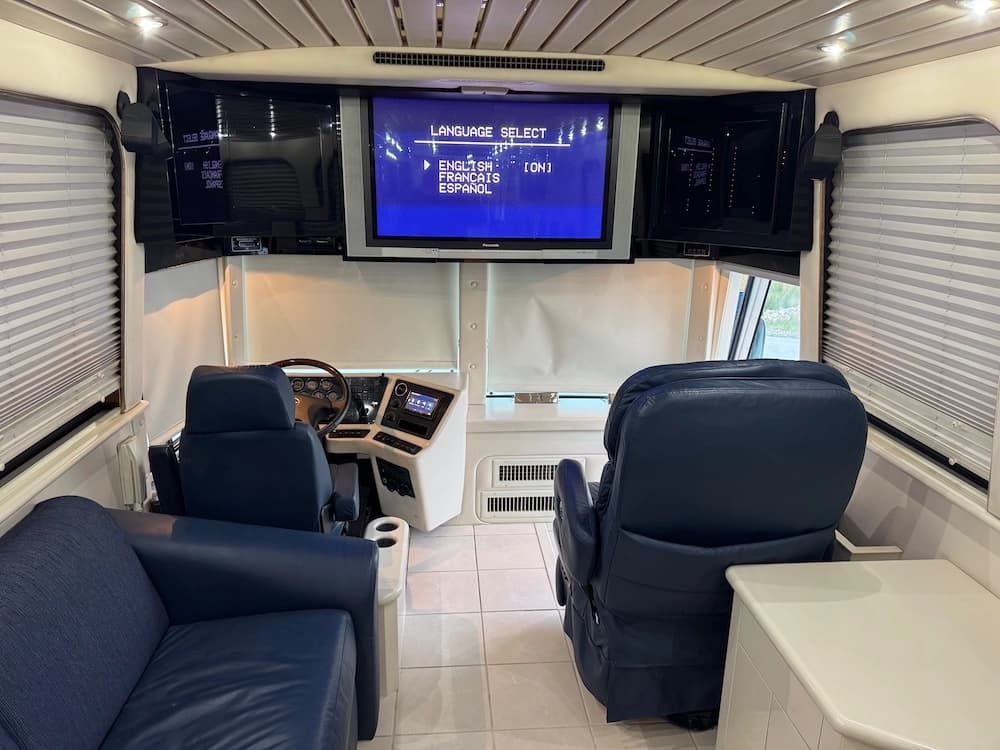 1997 Prevost Vogue XL Motorhome - Image 13