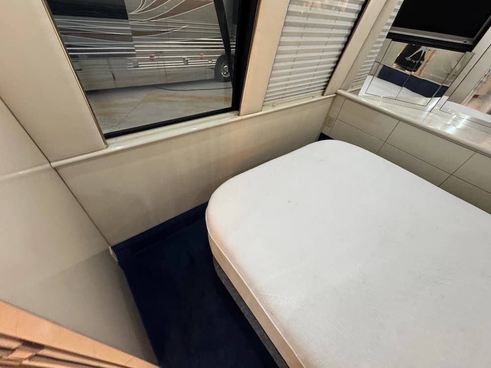 1997 Prevost Vogue XL Motorhome - Image 22