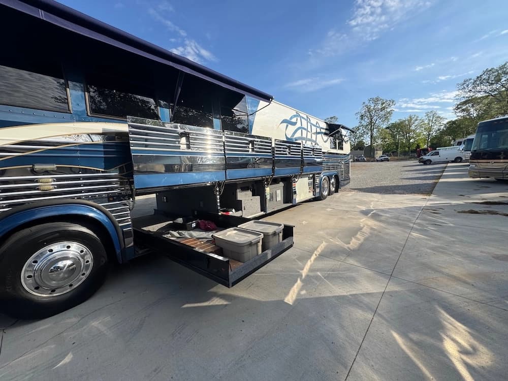 1997 Prevost Vogue XL Motorhome - Image 46
