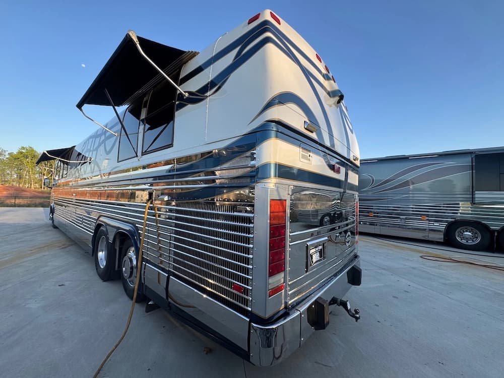1997 Prevost Vogue XL Motorhome - Image 6
