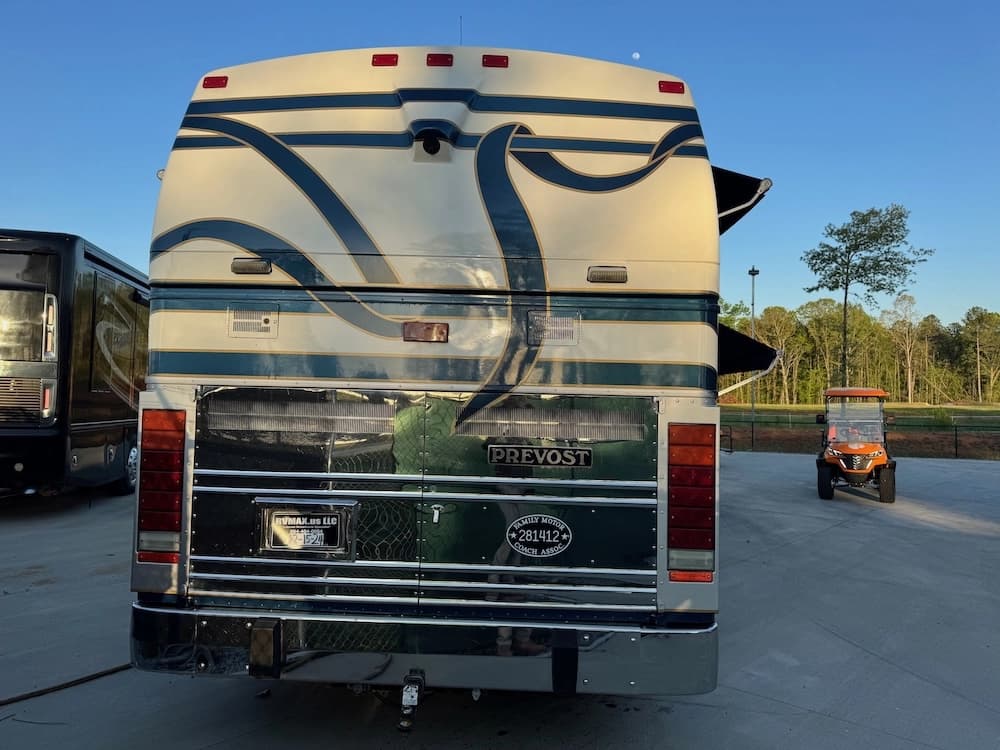 1997 Prevost Vogue XL Motorhome - Image 7