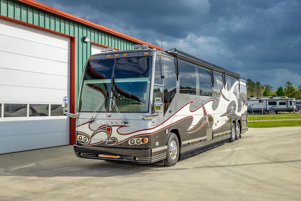 2007 Prevost Featherlite H3-45 Motorhome - Image 18