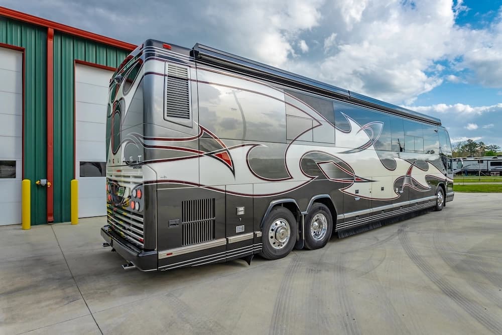 2007 Prevost Featherlite H3-45 Motorhome - Image 21