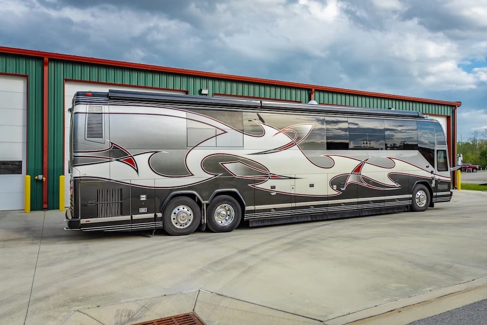 2007 Prevost Featherlite H3-45 Motorhome - Image 28